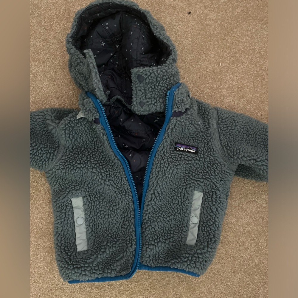 Patagonia Reversible Blue Baby Down Jacket with hood 12-18 months